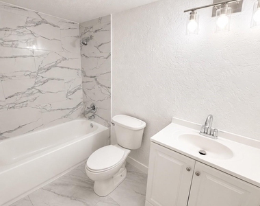 542 Hanover Drive - Photo Thumbnail 11