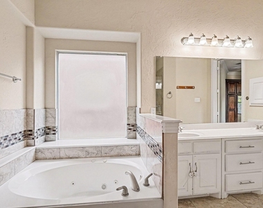 1344 Valley Vista Drive - Photo Thumbnail 16