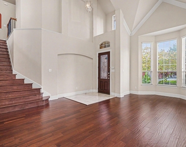 1344 Valley Vista Drive - Photo Thumbnail 3