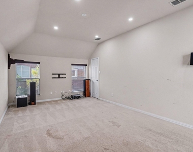 1344 Valley Vista Drive - Photo Thumbnail 24