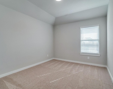 2717 Green River Road - Photo Thumbnail 8