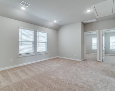 2717 Green River Road - Photo Thumbnail 7