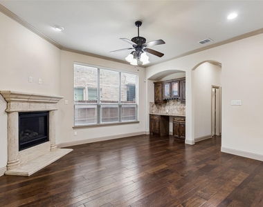 4944 Dominion Boulevard - Photo Thumbnail 8