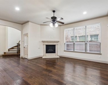4944 Dominion Boulevard - Photo Thumbnail 7
