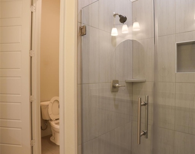 917 E Tucker Street - Photo Thumbnail 13