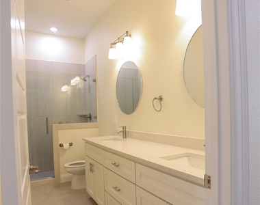 917 E Tucker Street - Photo Thumbnail 12