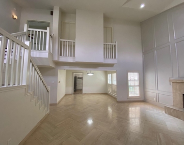 3112 San Jacinto Street - Photo Thumbnail 4
