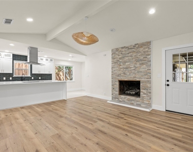 2705 Chadwick Drive - Photo Thumbnail 8