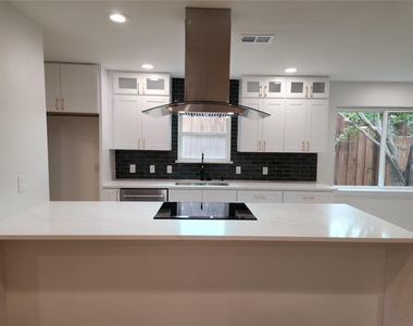 2705 Chadwick Drive - Photo Thumbnail 9