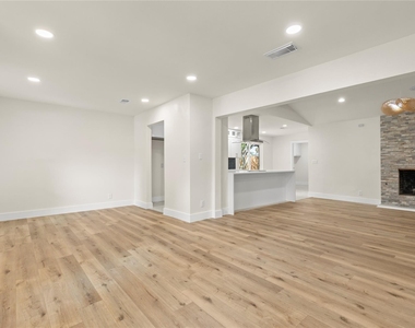 2705 Chadwick Drive - Photo Thumbnail 15