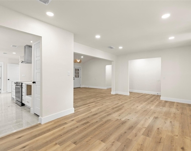 2705 Chadwick Drive - Photo Thumbnail 16