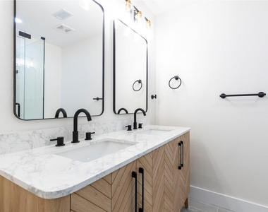 2705 Chadwick Drive - Photo Thumbnail 23
