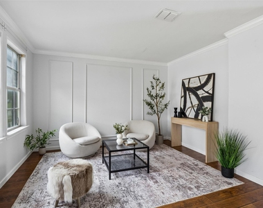 320 Mesa Verde Way - Photo Thumbnail 1