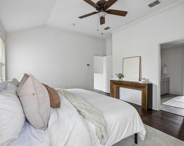320 Mesa Verde Way - Photo Thumbnail 26