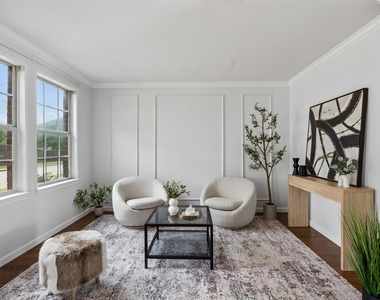 320 Mesa Verde Way - Photo Thumbnail 3