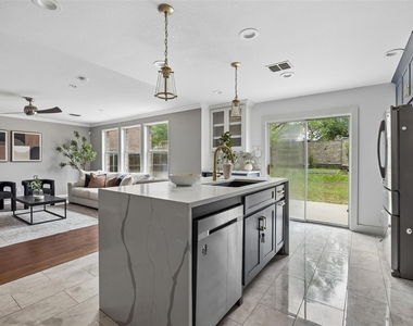 320 Mesa Verde Way - Photo Thumbnail 16