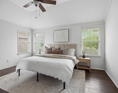 320 Mesa Verde Way - Photo Thumbnail 24