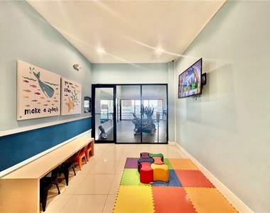 10490 W 33rd Way - Photo Thumbnail 16