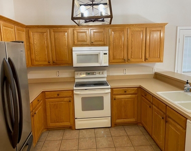 27101 Meadowmore Court - Photo Thumbnail 7