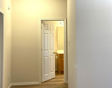 27101 Meadowmore Court - Photo Thumbnail 12