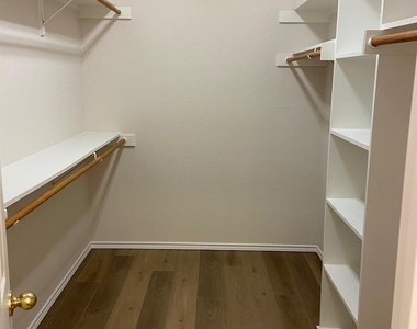 27101 Meadowmore Court - Photo Thumbnail 17