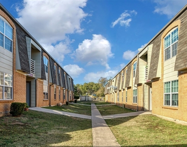 7054 Glenview Drive - Photo Thumbnail 1