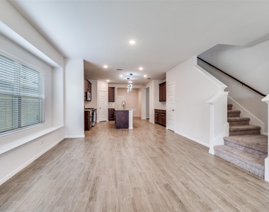 14149 Danesdale Drive - Photo Thumbnail 10
