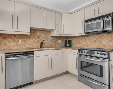 1801 S Flagler Drive - Photo Thumbnail 20