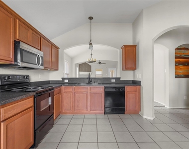 4203 Agate Drive - Photo Thumbnail 3
