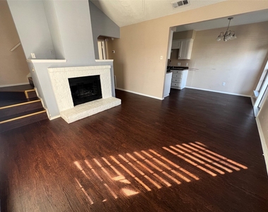 111 Peachtree Court - Photo Thumbnail 1