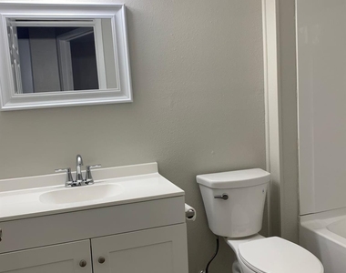 1410 Courtney Place - Photo Thumbnail 7