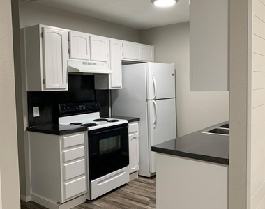1410 Courtney Place - Photo Thumbnail 1