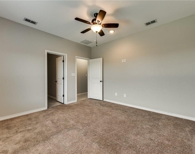 6035 Jennings Drive - Photo Thumbnail 9
