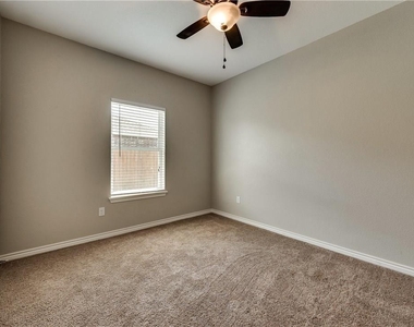 6035 Jennings Drive - Photo Thumbnail 10