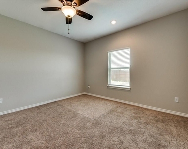 6035 Jennings Drive - Photo Thumbnail 8