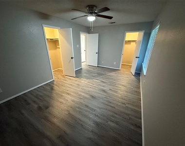 516 Highpoint Drive - Photo Thumbnail 9