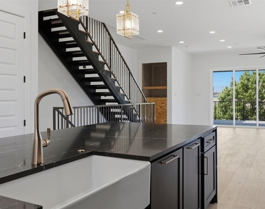400 Vista Buena Trail - Photo Thumbnail 21
