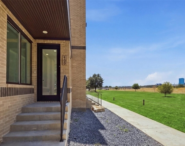400 Vista Buena Trail - Photo Thumbnail 8