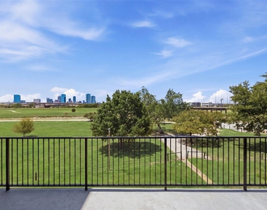 400 Vista Buena Trail - Photo Thumbnail 3