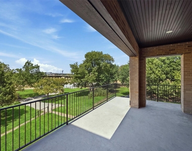 400 Vista Buena Trail - Photo Thumbnail 19