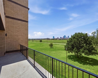 400 Vista Buena Trail - Photo Thumbnail 20