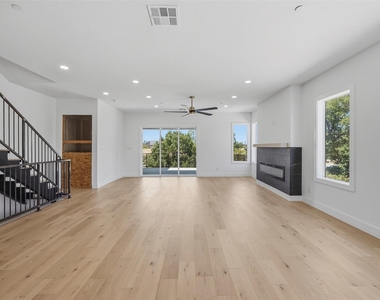 400 Vista Buena Trail - Photo Thumbnail 16
