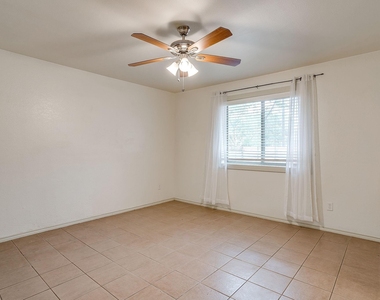 2610 N Casa Blanca Court - Photo Thumbnail 18