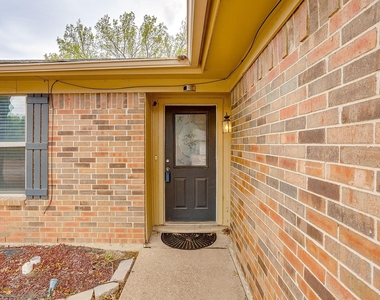 2610 N Casa Blanca Court - Photo Thumbnail 3