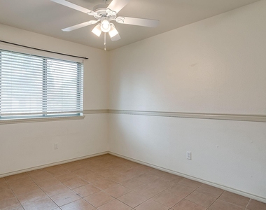 2610 N Casa Blanca Court - Photo Thumbnail 26