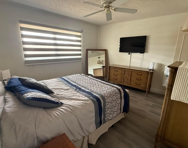 1537 E Hillsboro Boulevard - Photo Thumbnail 13