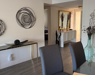 1537 E Hillsboro Boulevard - Photo Thumbnail 4