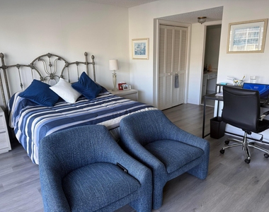 1537 E Hillsboro Boulevard - Photo Thumbnail 10