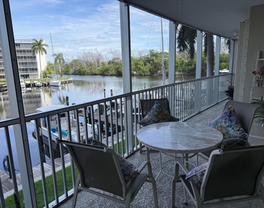 1537 E Hillsboro Boulevard - Photo Thumbnail 16