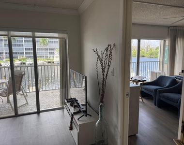 1537 E Hillsboro Boulevard - Photo Thumbnail 42